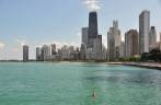 Nadando no lago Michigan, em Chicago, estado de Illinois, nos Estados Unidos